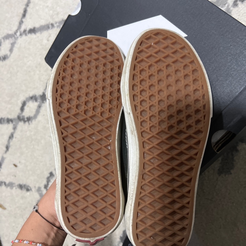 Vans - Picture 5 of 5